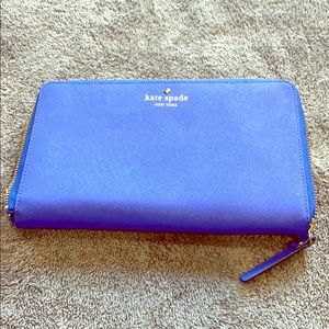 Kate spade travel wallet